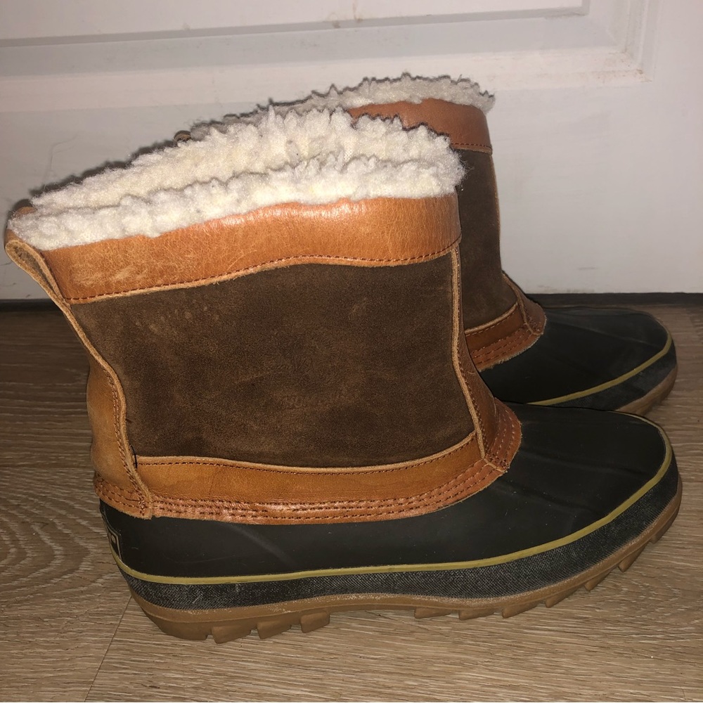 Khombu ladies winter snow ski boots size 8